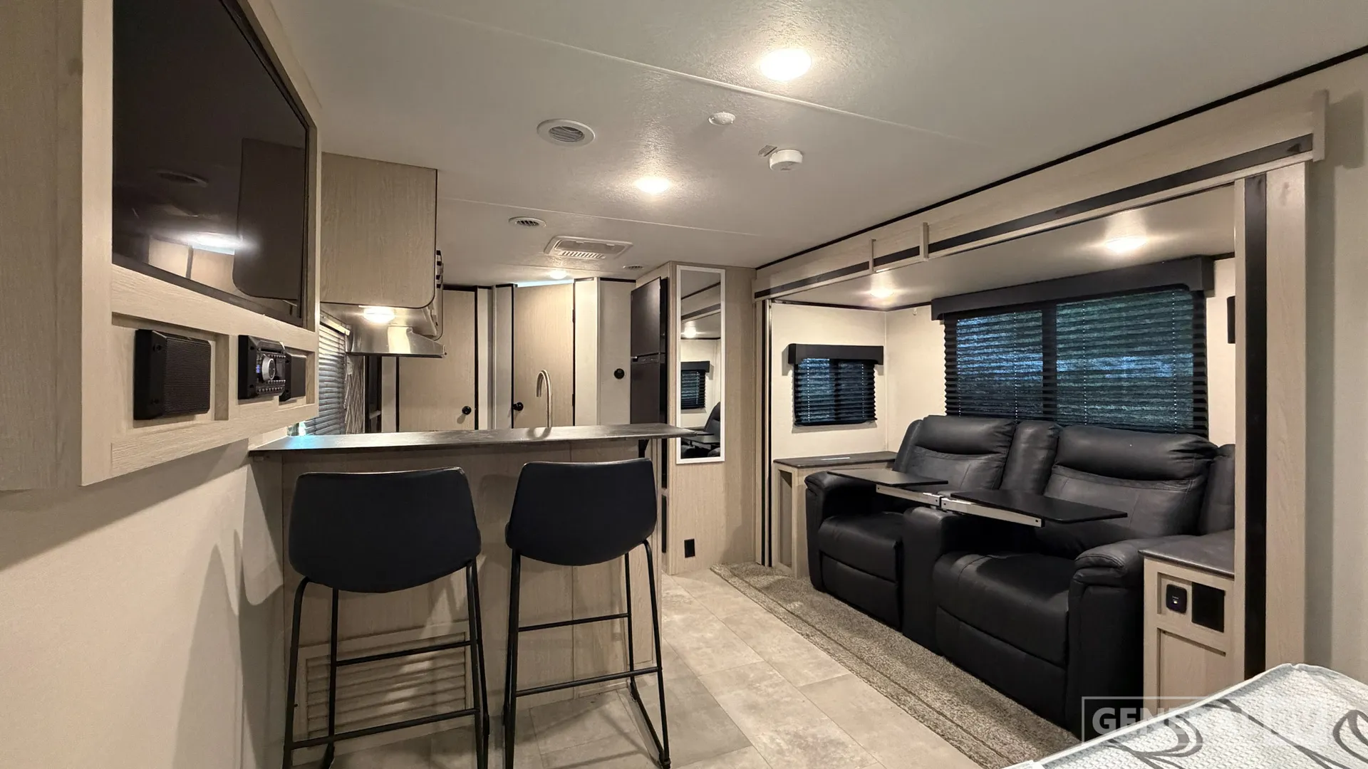 2022 Coachmen Apex Ultra Lite 211RBS - Photo 3