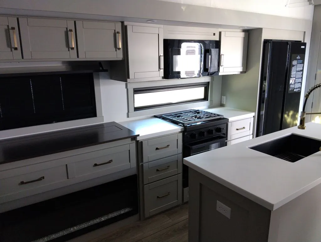 2026 Brinkley Model Z 3515, Photos photo 5
