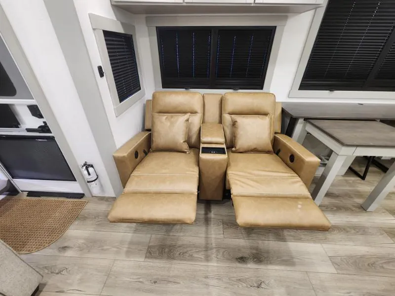 2025 Brinkley Model Z 3300, Photos photo 25