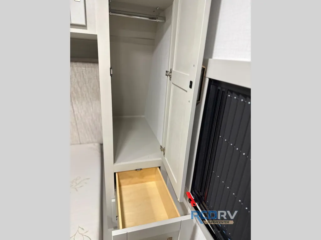 2025 Brinkley Model Z AIR 295, Photos photo 28