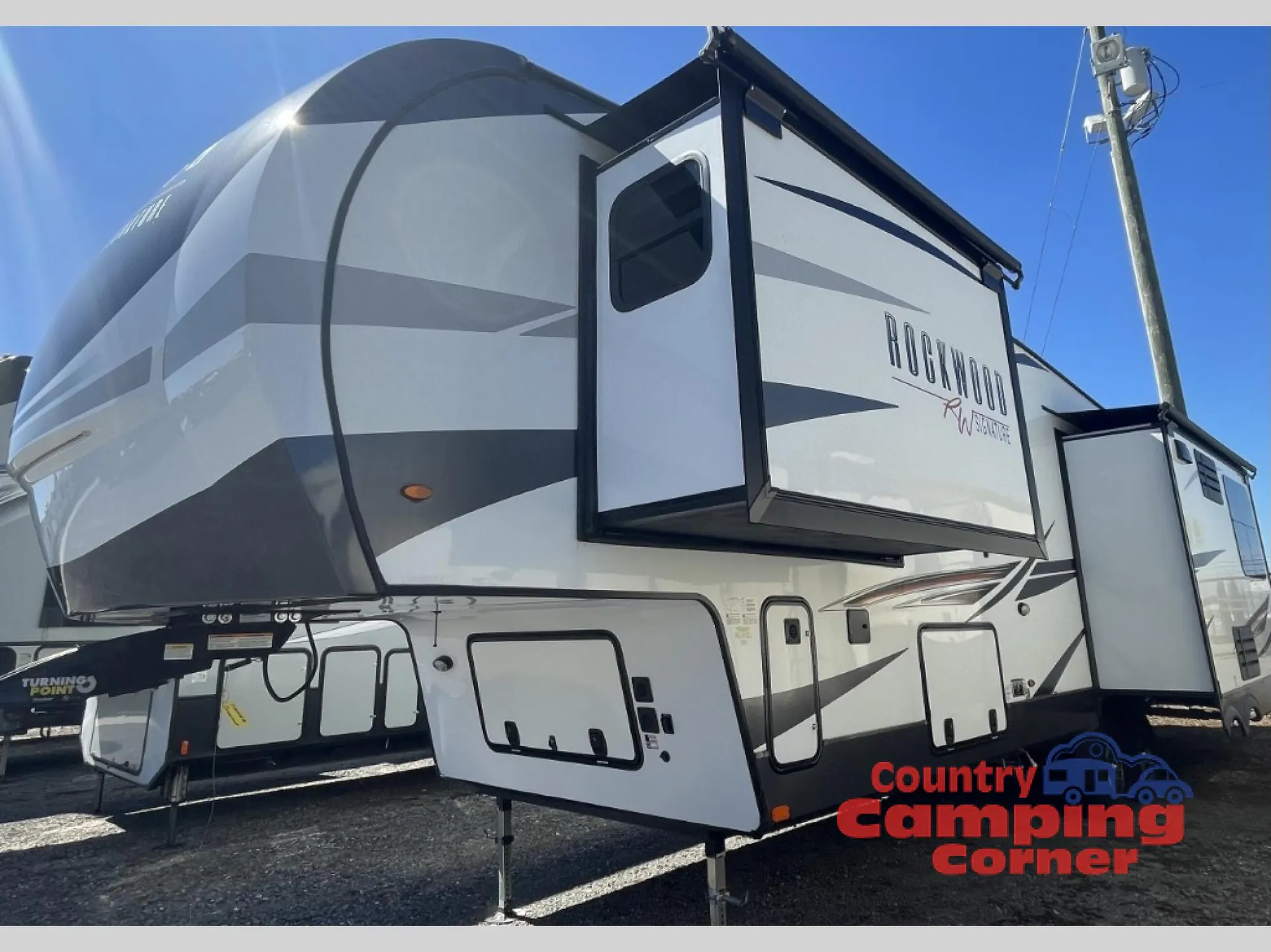 2022 Forest River Rockwood Signature Ultra Lite 8288SB - Photo 2