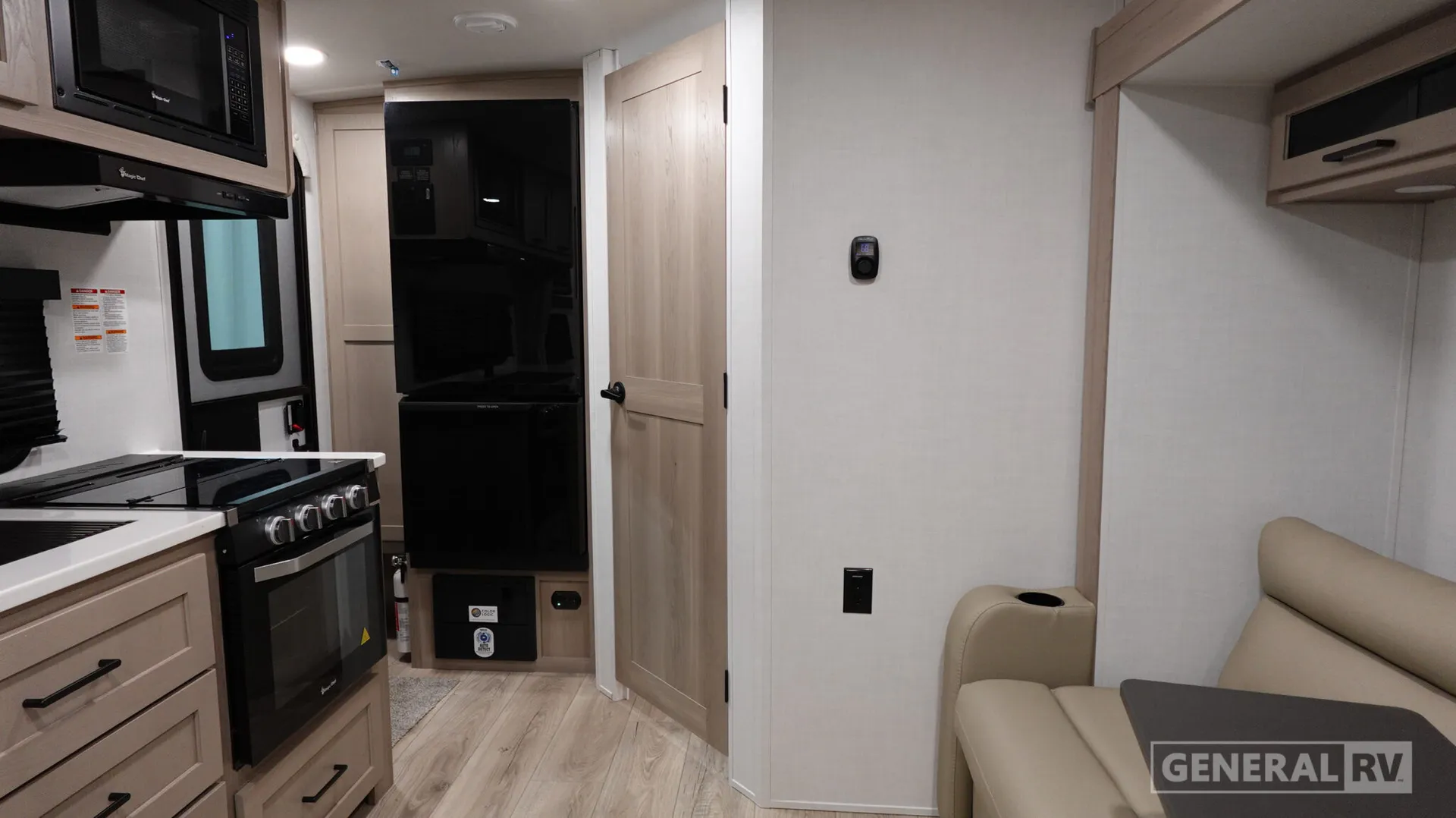 2026 Forest River Rockwood Mini Lite 2109S - Photo 3