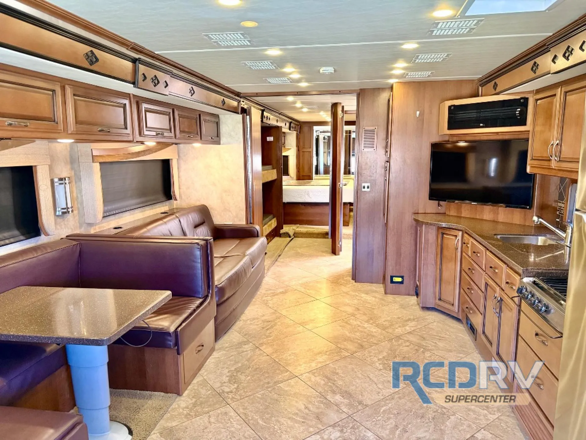 2014 Fleetwood Expedition 38B - Photo 3
