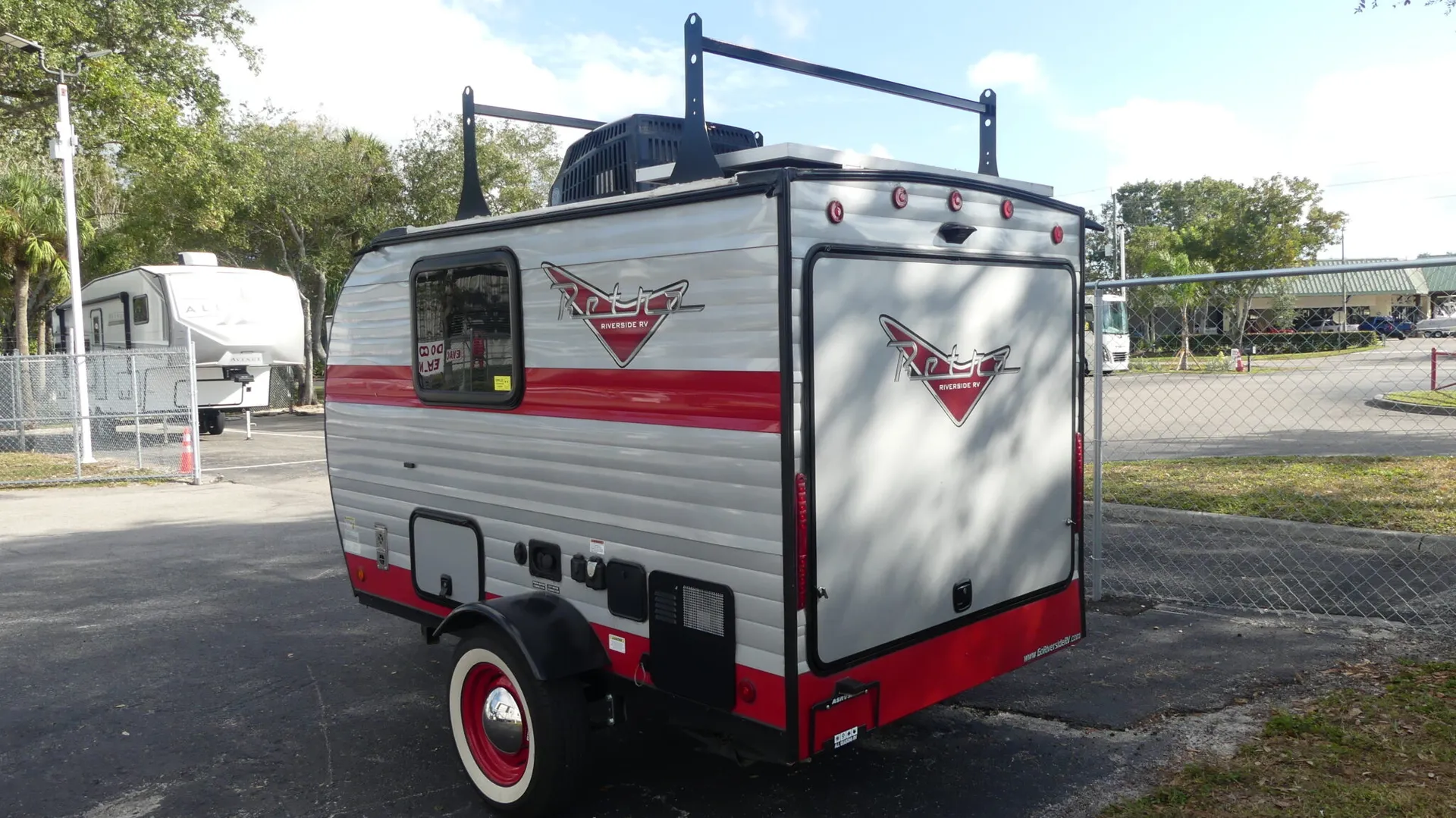 2024 Riverside RV Retro 511 - Photo 4