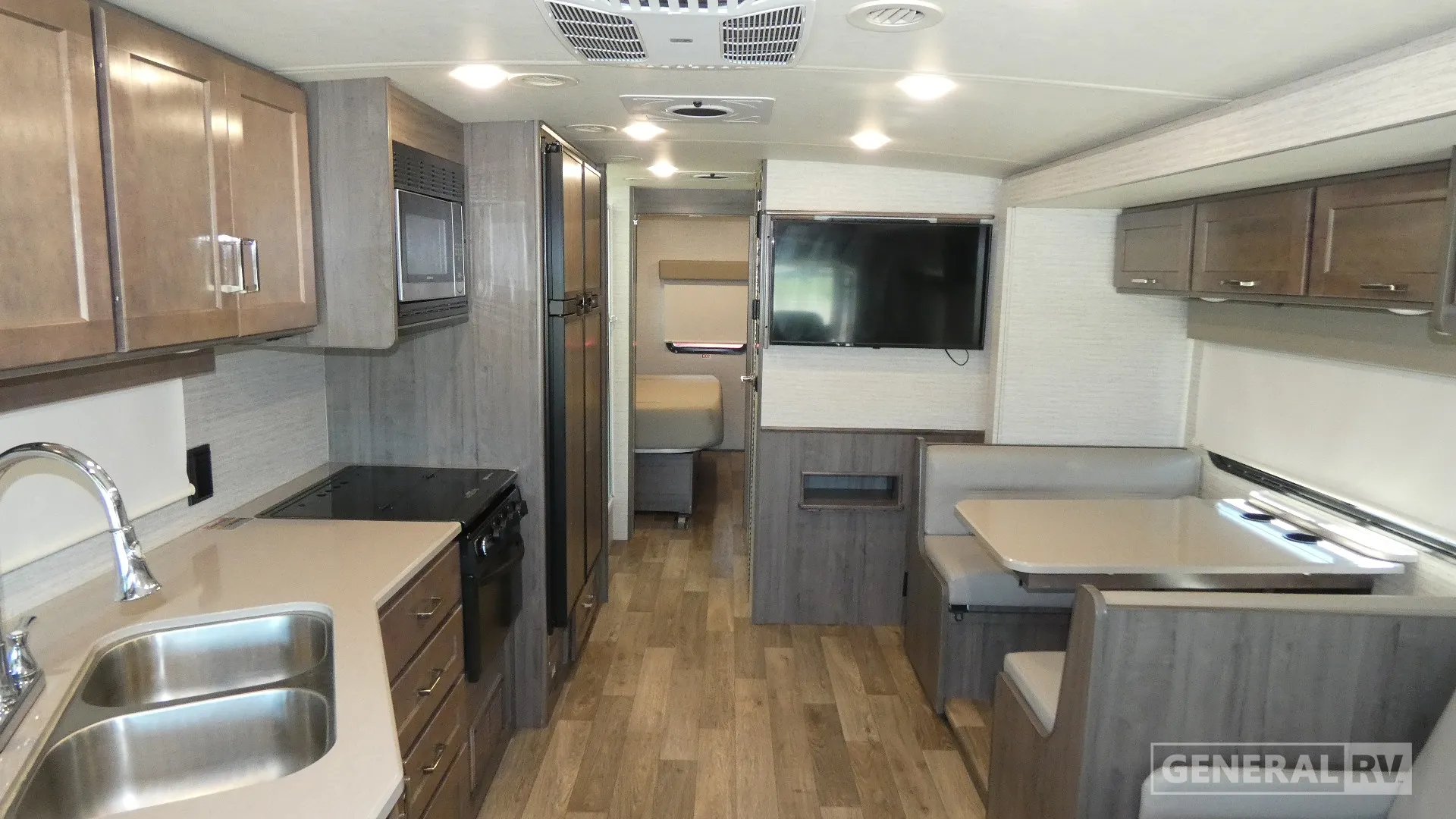 2020 Winnebago Vista 32Y - Photo 3