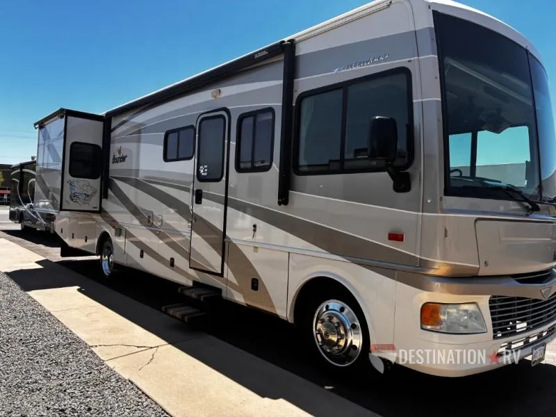 2009 Fleetwood RV Bounder 35H - Main photo