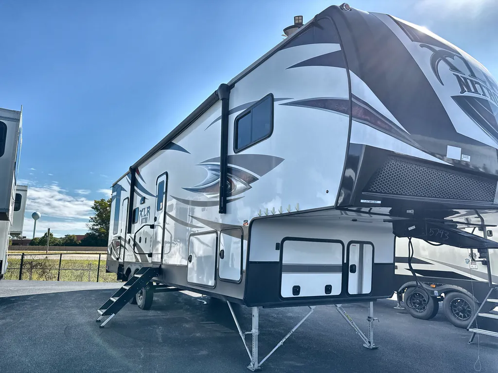 2019 Forest River XLR Nitro 29DK5, Photos photo 5