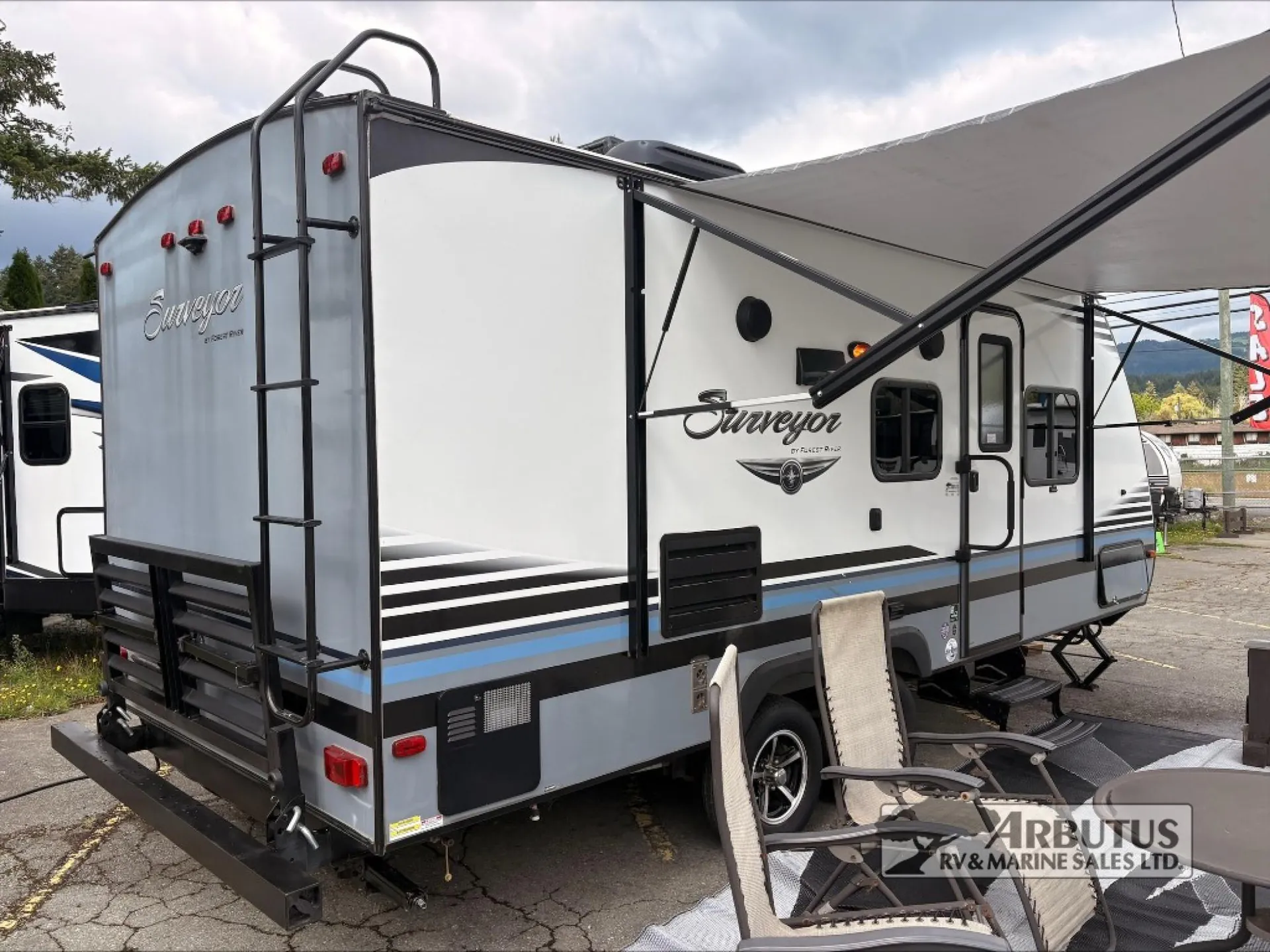 2017 Forest River Surveyor 201RBS — Photo 6