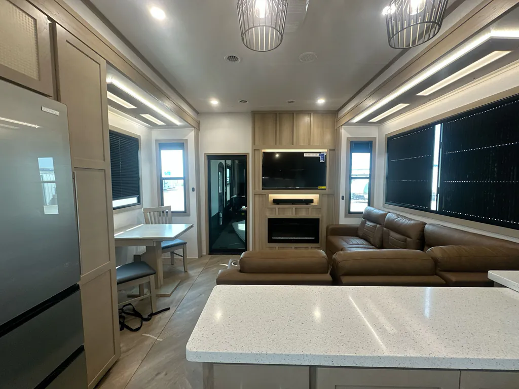 2026 Keystone Raptor 441, Photos photo 4