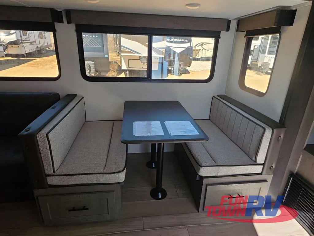 2026 Forest River Cherokee Alpha Wolf 33BH, Photos photo 15