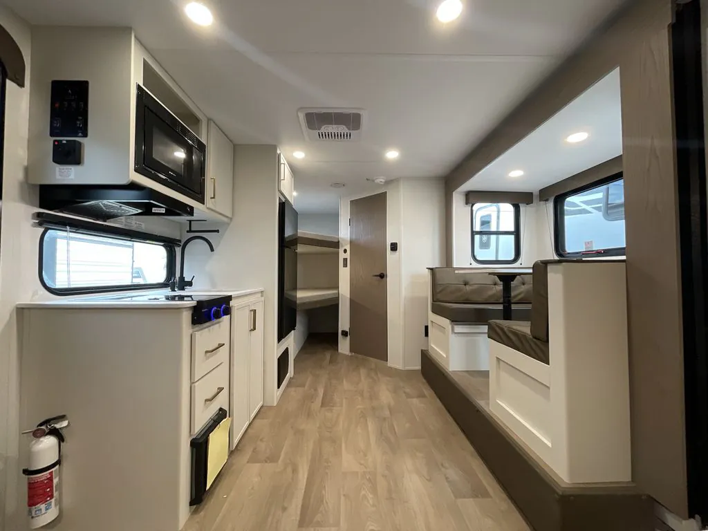 2026 Grand Design Transcend One 161DB - Photo 4