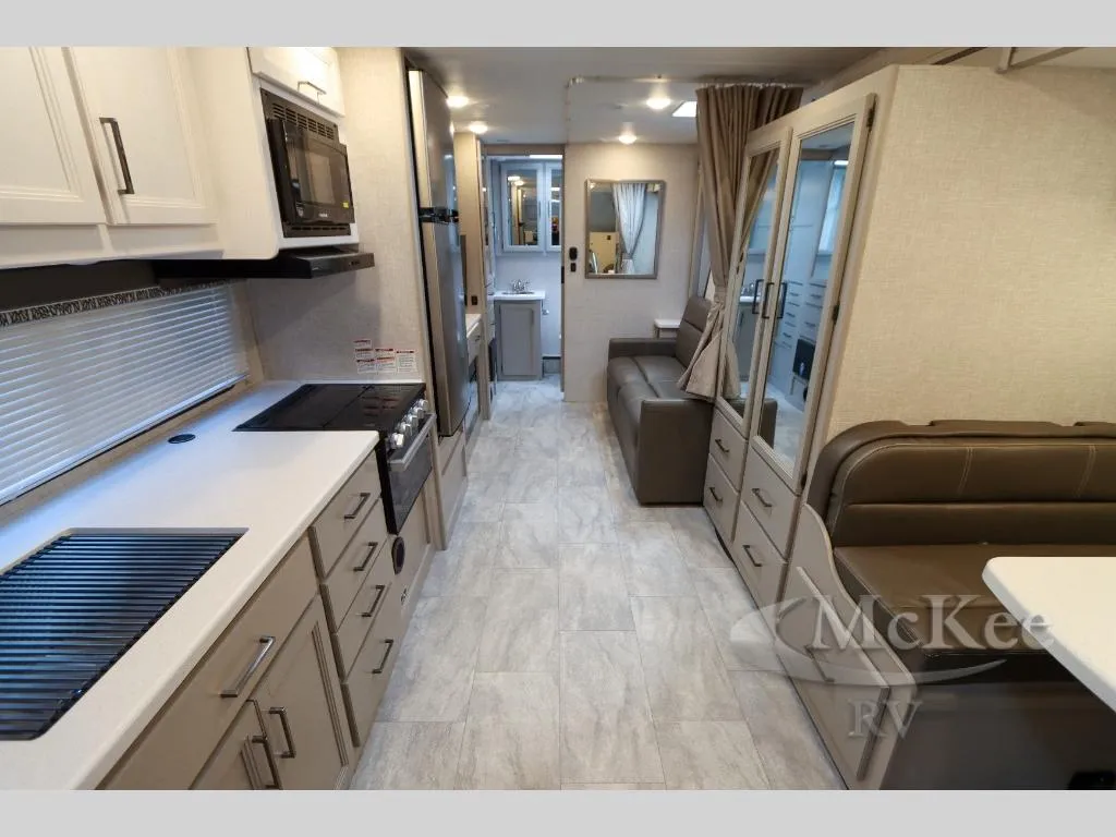 2025 Thor Motor Coach Quantum LP27 - Photo 3