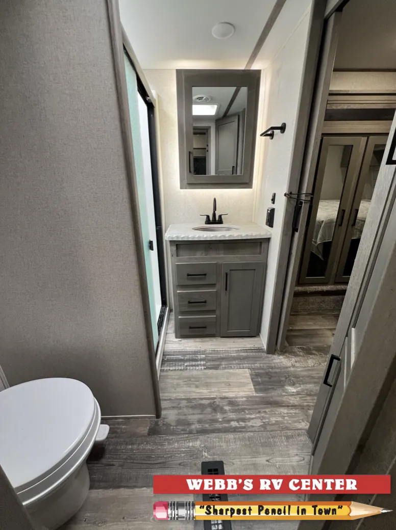 2021 Keystone Raptor 423, Photos photo 22