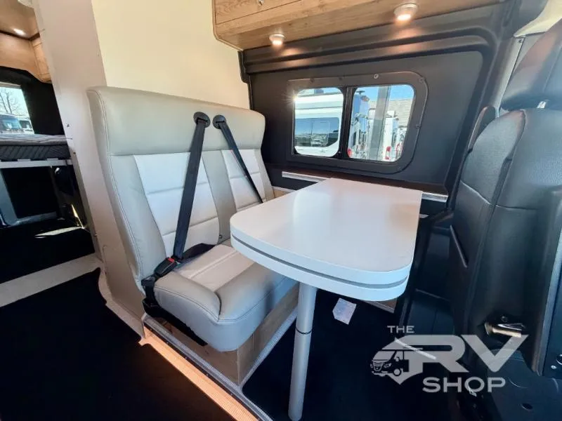2026 Airstream Rangeline Std. Model - Photo 4