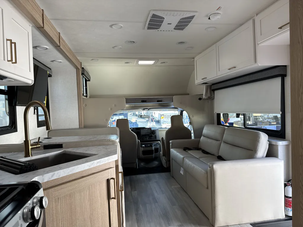 2027 Thor Motor Coach Freedom Elite 31FE, Photos photo 6