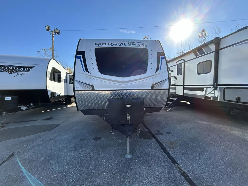 2023 Coachmen Freedom Express Ultra Lite 274RKS, Photos photo 4
