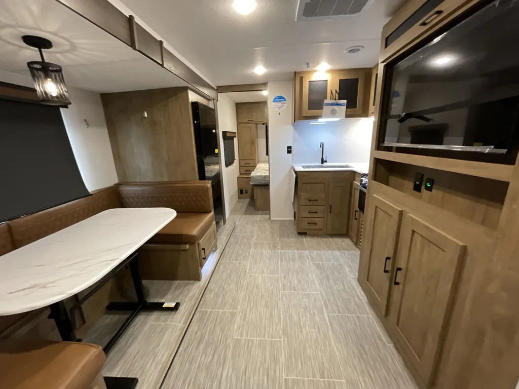 2024 Coachmen Freedom Express Ultra Lite 258BHS, Photos photo 3