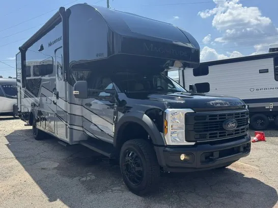 2027 Thor Motor Coach Magnitude Z30 - Photo 2