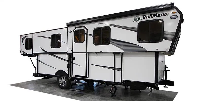 TrailManor 2720 Series QB exterior