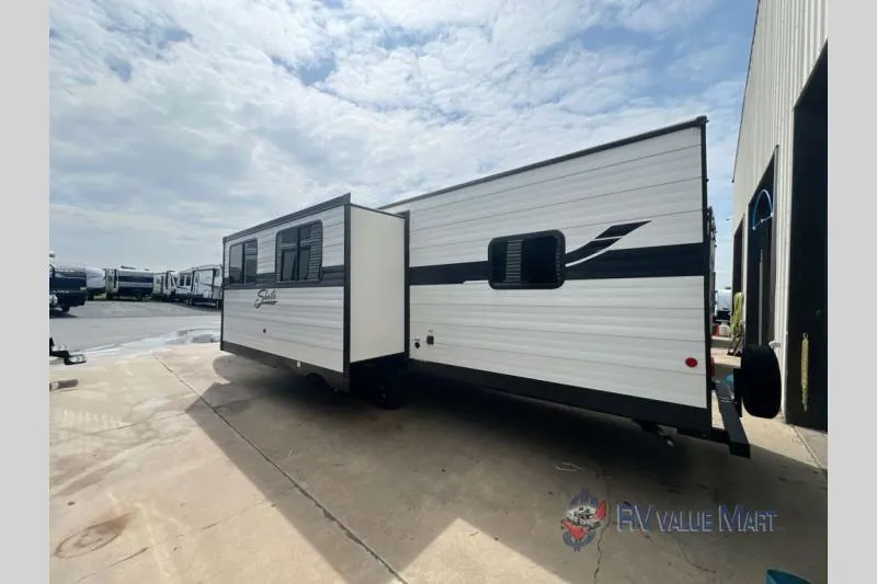2025 Shasta RVs i-5 Edition 530QB - Photo 4
