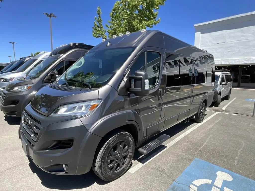 2022 Airstream Atlas BASE - Photo 3