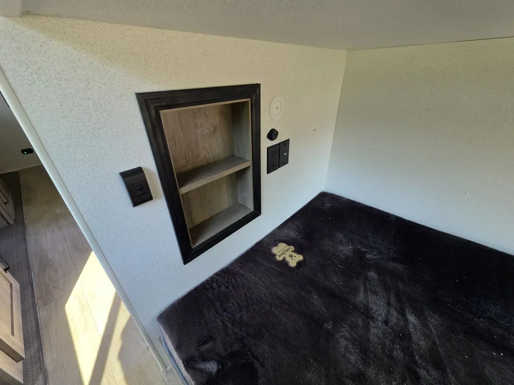 2026 Forest River Solaire 2750BHS, Photos photo 21