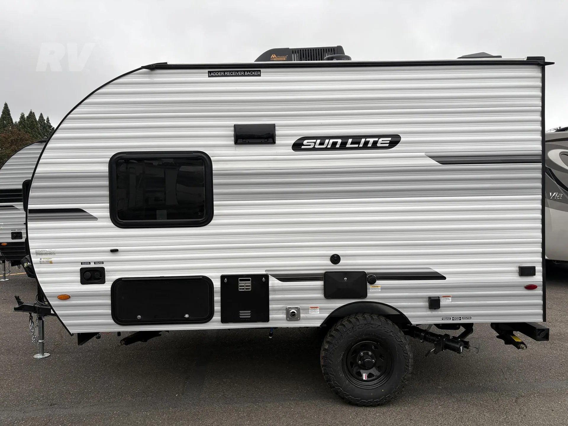 2027 FOREST RIVER R-POD UNMAPPED 26ML - Photo 4
