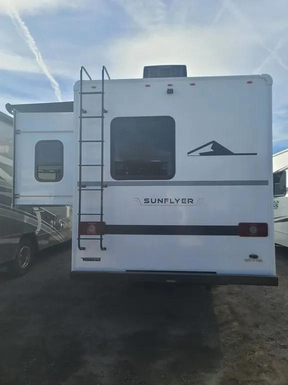 2026 Winnebago SUNFLYER 26FE - Photo 4