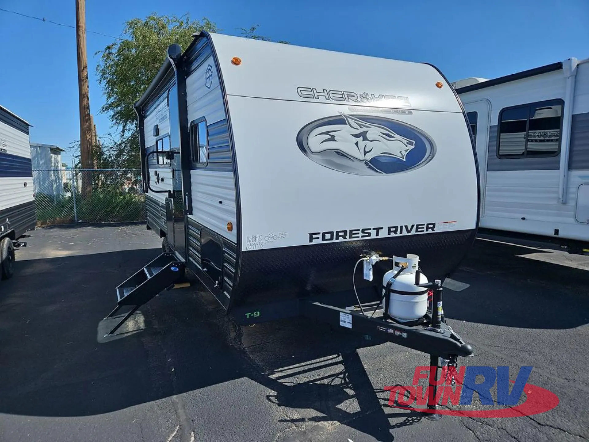 2026 Forest River Cherokee Wolf Pup 16BHSW - Photo 3