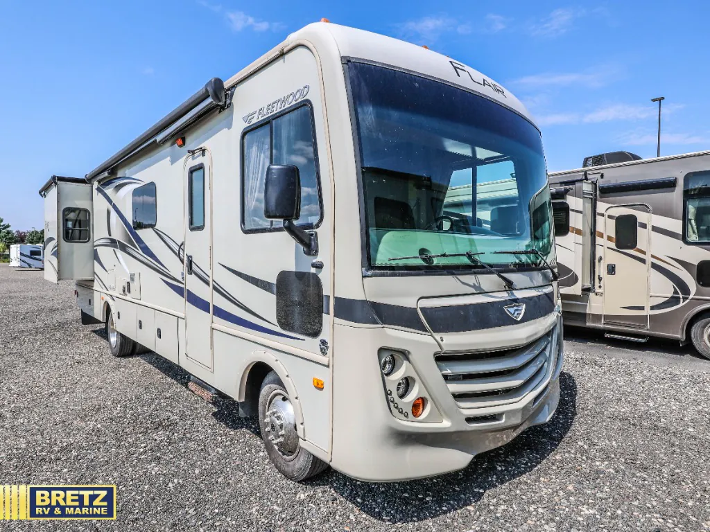 2017 Fleetwood Flair LXE 31W - Photo 2