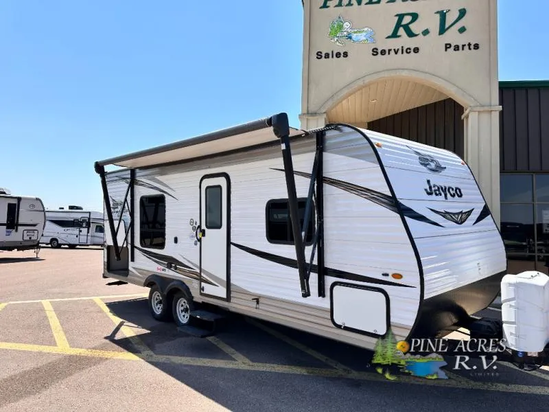 2020 Jayco Jay Flight SLX 8 Used    232RB Nice and Light Couples Unit - Photo 2