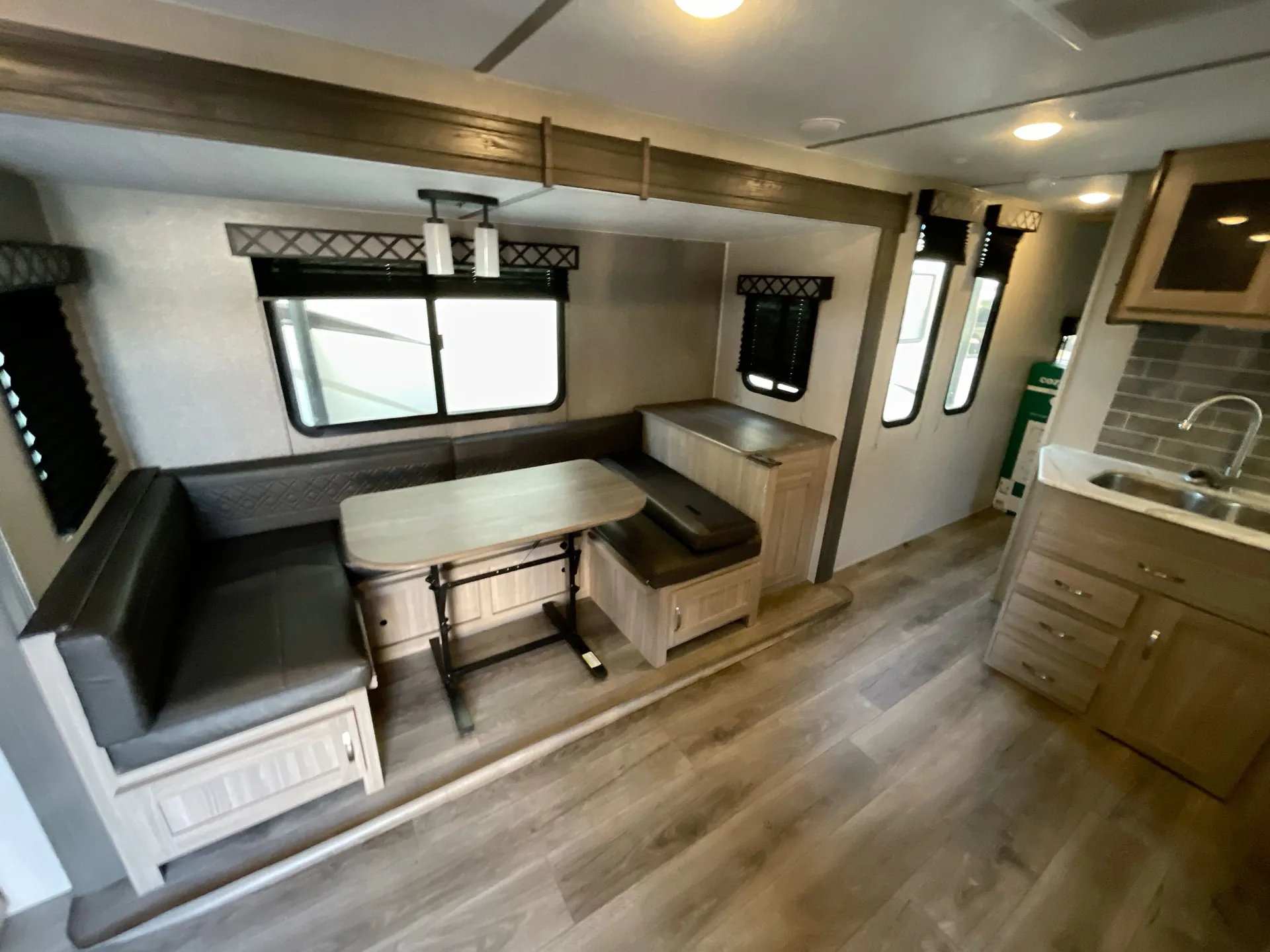 2021 Coachmen Freedom Express Liberty Edition 279 RLDSLE — living area main