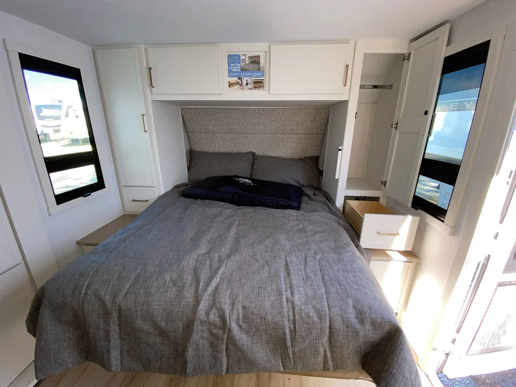 2026 Brinkley Model Ix 20X, Photos photo 5