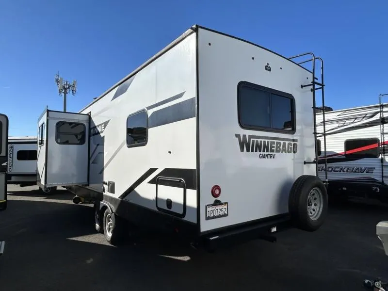 2023 Winnebago Minnie 2500FL - Photo 4