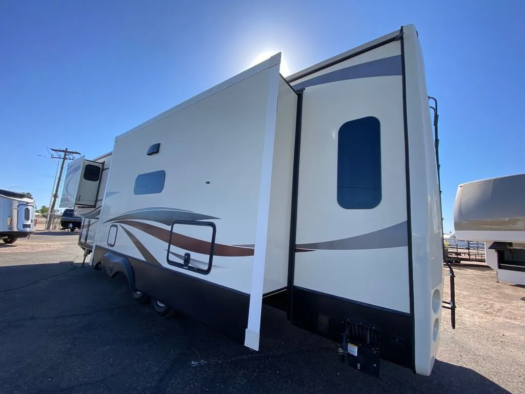 2019 HEARTLAND RV BIGHORN 3160EL - Photo 4