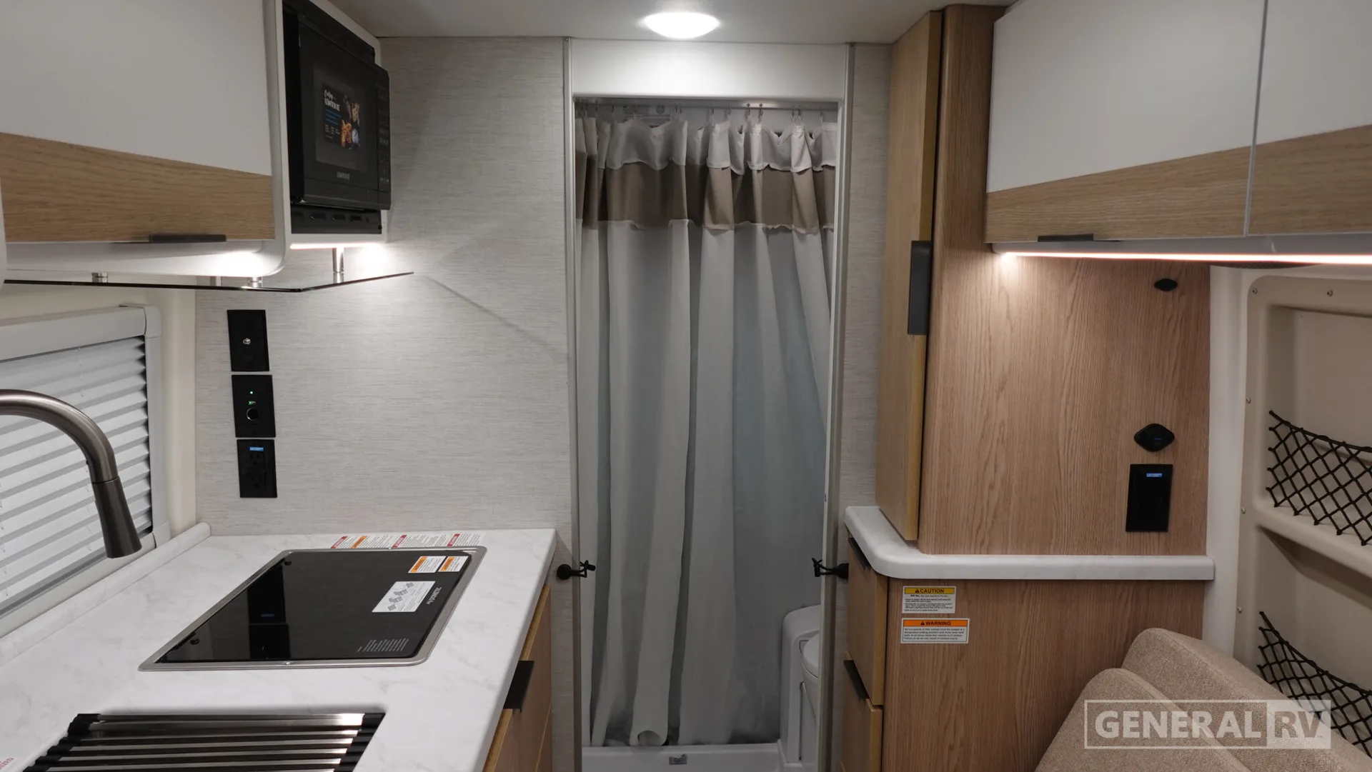 2027 Thor Motor Coach Scope 18M - Photo 3