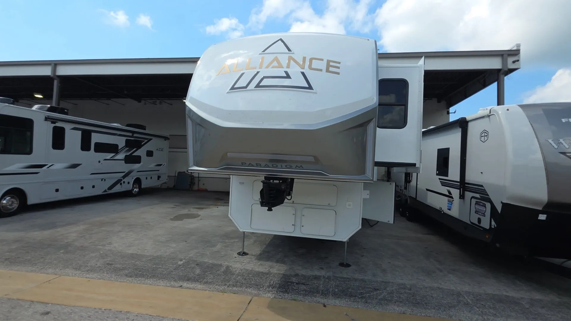 2027 Alliance RV Paradigm 310RL - Photo 3