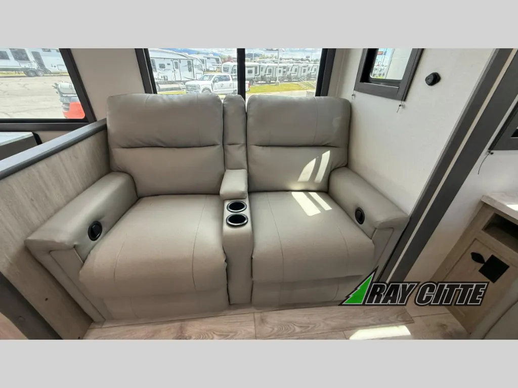 2026 East to West Della Terra 272RL, Photos photo 17