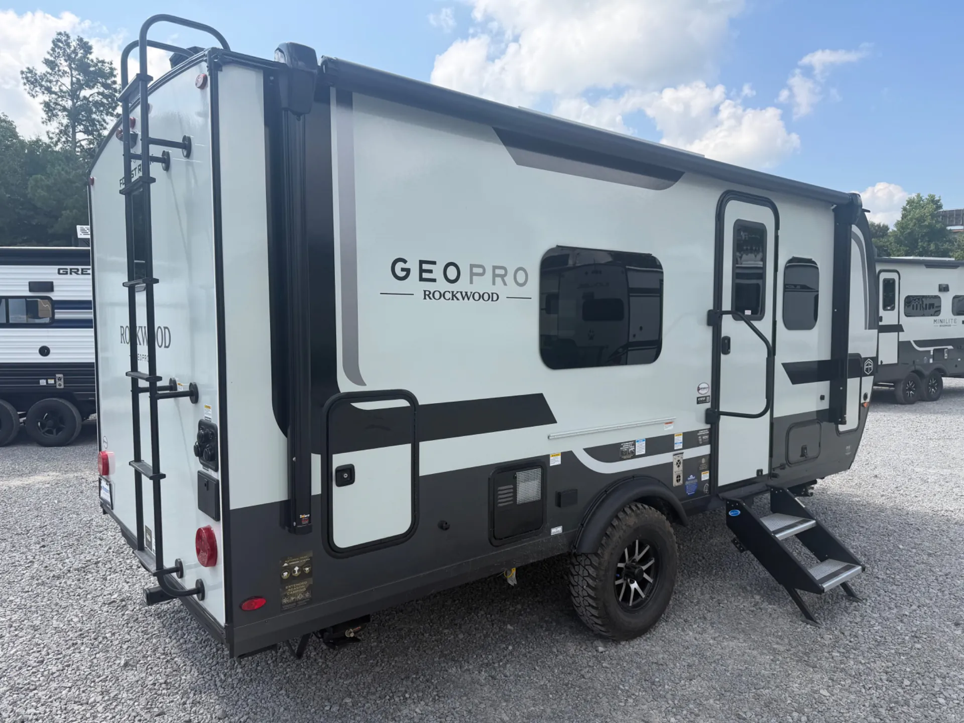 2027 Forest River Rockwood Geo Pro 19FD — Photo 5