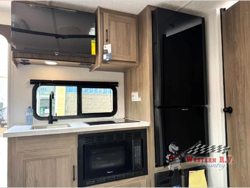 2025 Coachmen Freedom Express Select 18SE, Photos photo 9