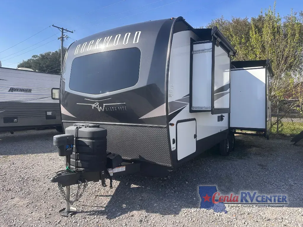 2025 Forest River Rockwood Ultra Lite 2618RD - Photo 2