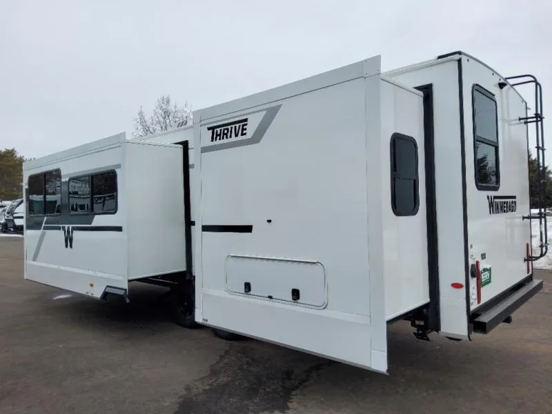 2026 Winnebago Thrive 26FKD - Photo 4