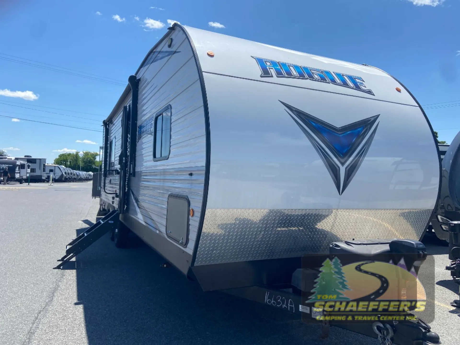 2021 Forest River Vengeance Rogue 26V - Photo 3