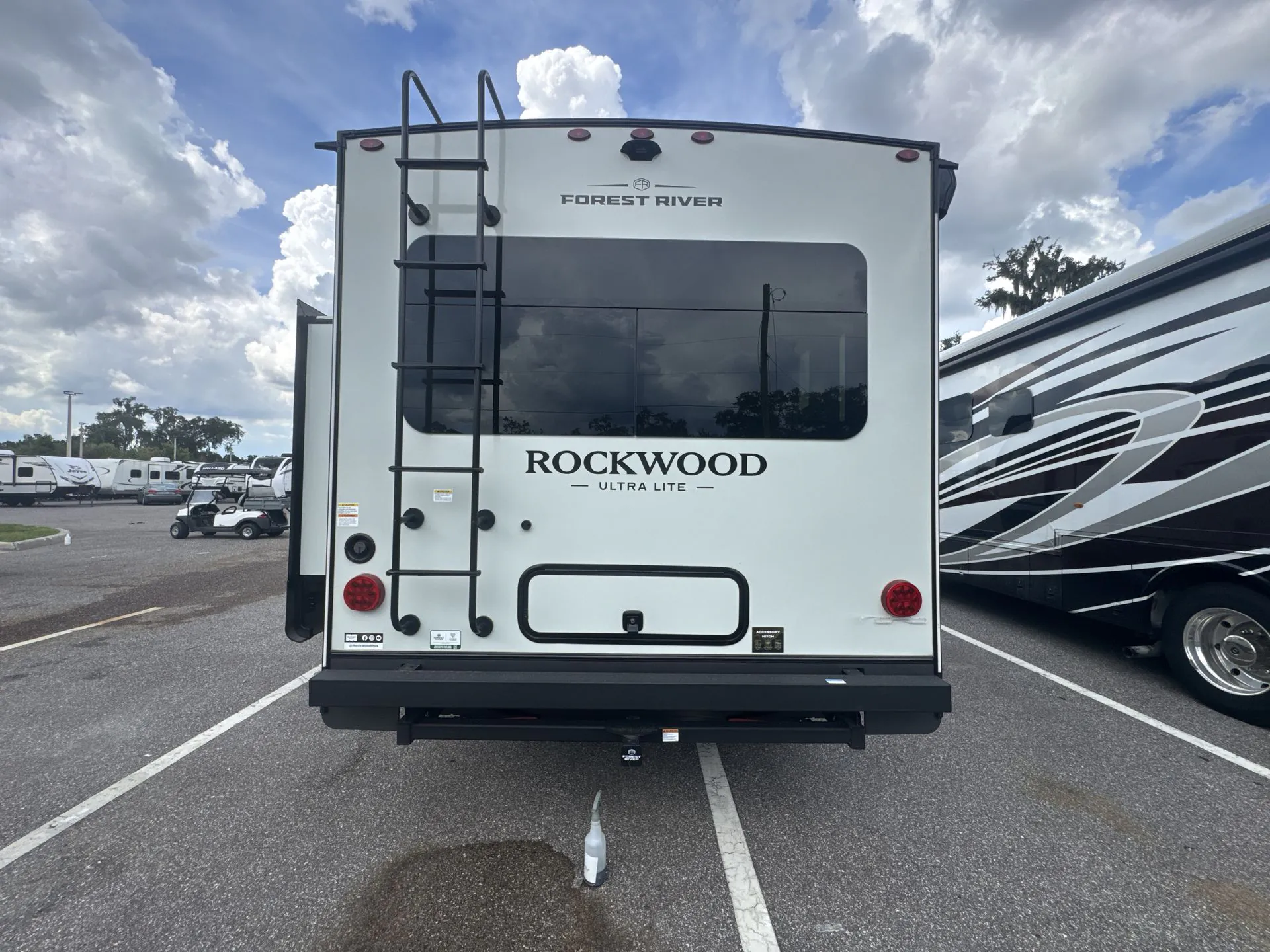 2027 Forest River Rockwood Ultra Lite 2618RD - Photo 4