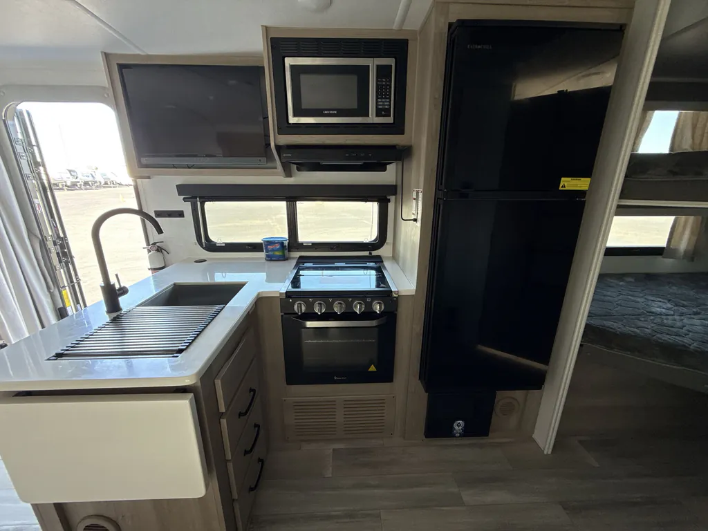 2024 Forest River Flagstaff Micro Lite 25BRDS, Photos photo 15
