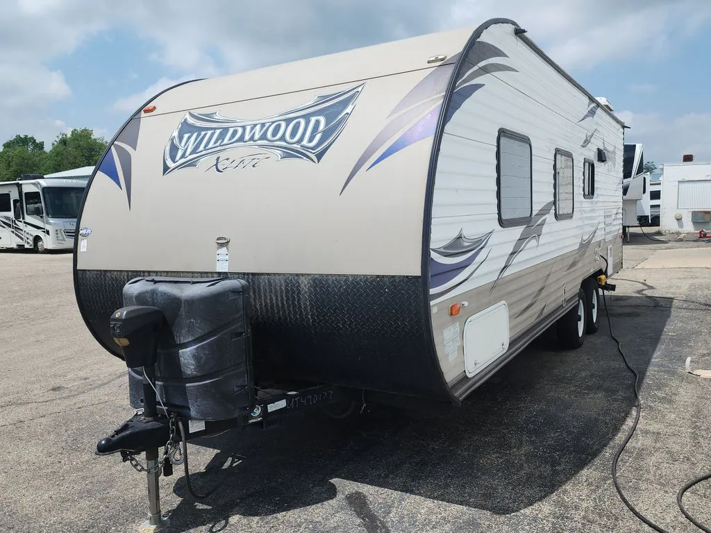 2015 Forest River RV Wildwood X-Lite 241QBXL - Photo 4