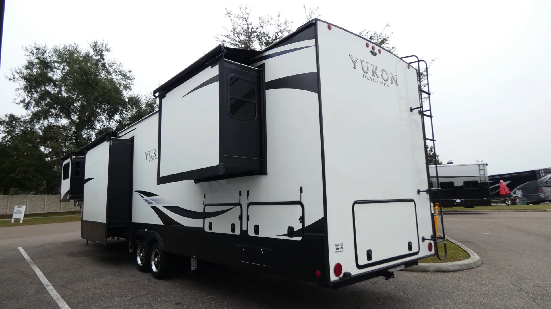 2022 Dutchmen Yukon 421FL - Photo 4