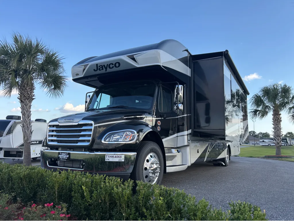 2026 Jayco Seneca 37K - Photo 3