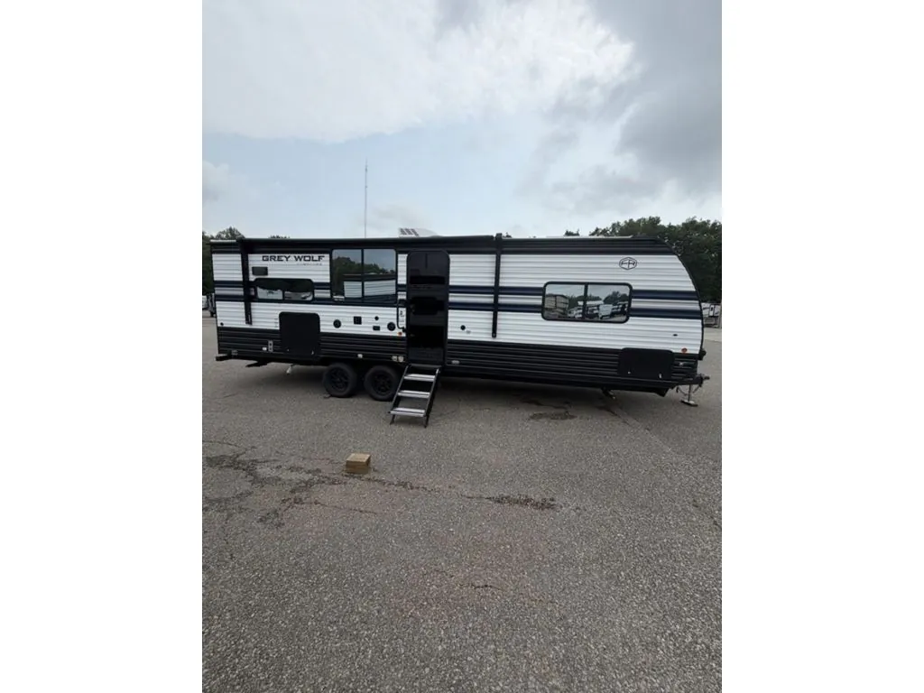 2027 Forest River Cherokee Grey Wolf 26SS, Photos photo 9