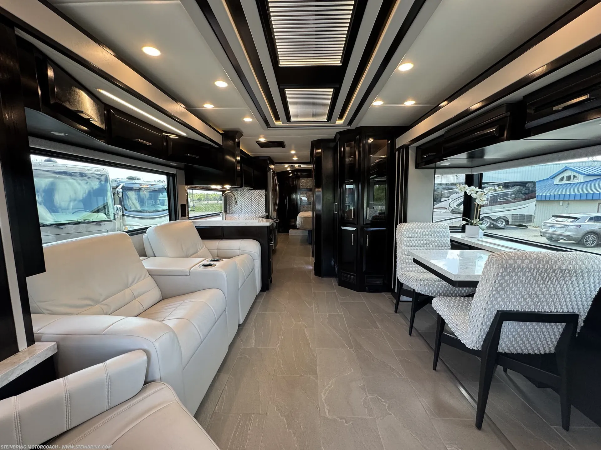 2022 Newmar New Aire 3545 - Photo 3